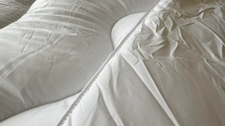 Dreams Dream Team Ultimate Washable duvet - close-up of edge