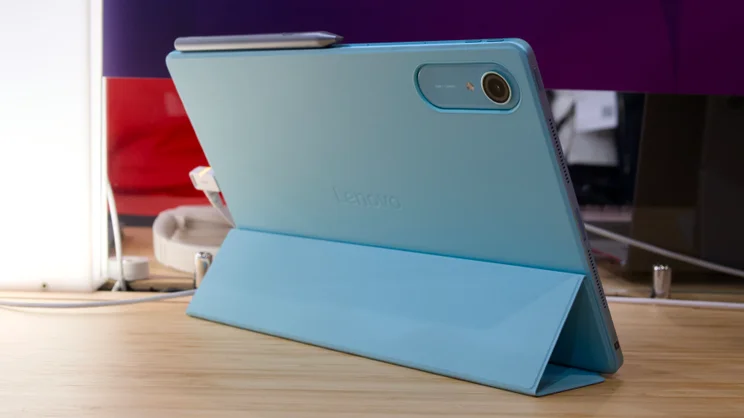 A rear view oof the Lenovo Idea Tab Pro Gen 2 in Jelly Mint, with folio case magnetically attached to the rear