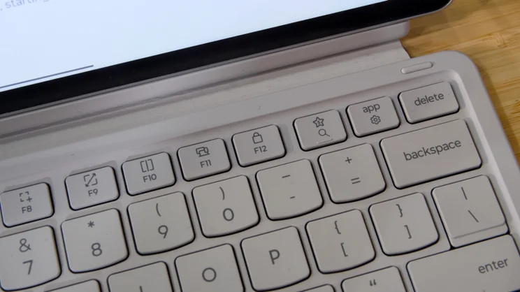 The Lenovo Idea Tab Pro Gen 2's keyboard case: close up on the top right corner of the keyboard