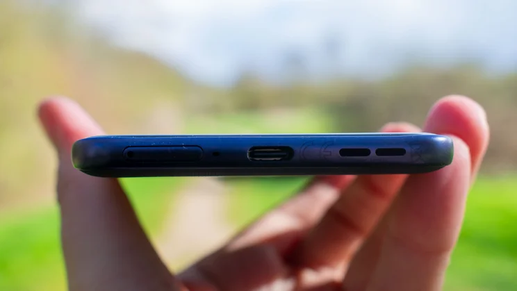 Motorola Edge 70 Fusion bottom edge