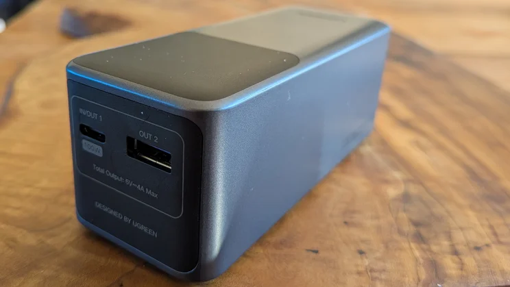 The ports on the UGreen Nexode PB724