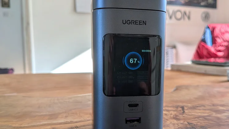 A close up of the Ugreen PB771's display