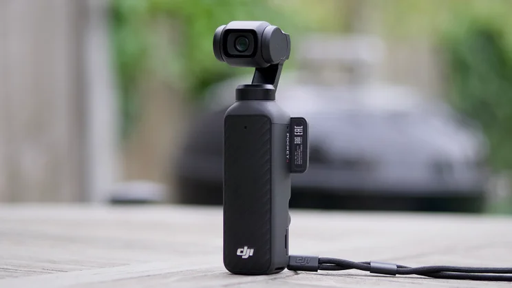 A front view of the DJI OSMO Pocket 4