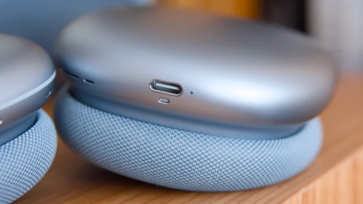 Close up the USB-C port on the AirPods Max 2