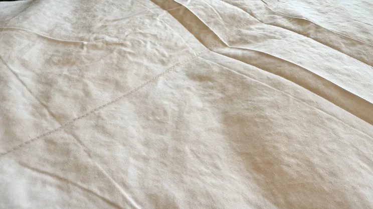 A closeup of the Dusk Luxury 80% Goose Down duvet's surface