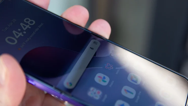 Close up of the Razr 70 Ultra's display crease