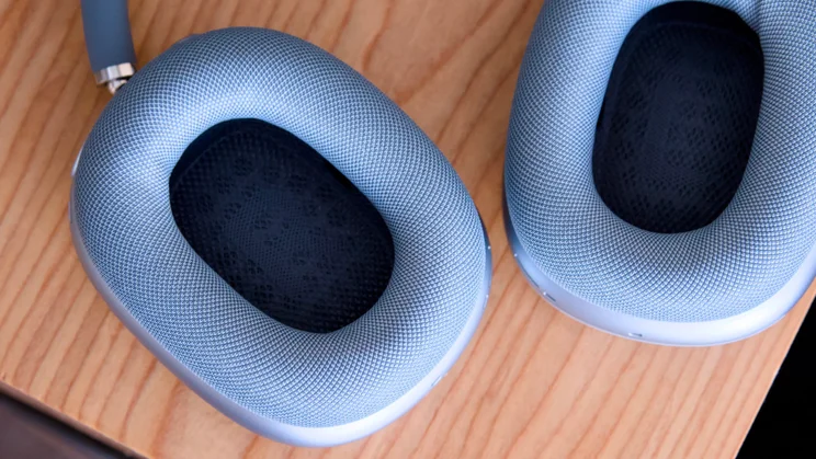 The Blue Apple AirPods Max 2 showing the interior of one of the earcups