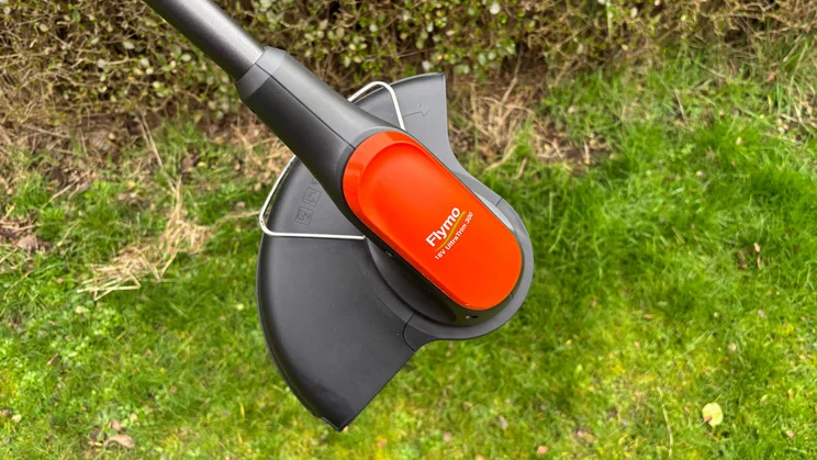 Flymo 18V UltraTrim 300 - close-up of trimmer head cover