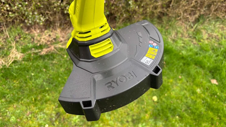 Ryobi RY18LT23A-0 grass trimmer - close-up of top of trimmer head