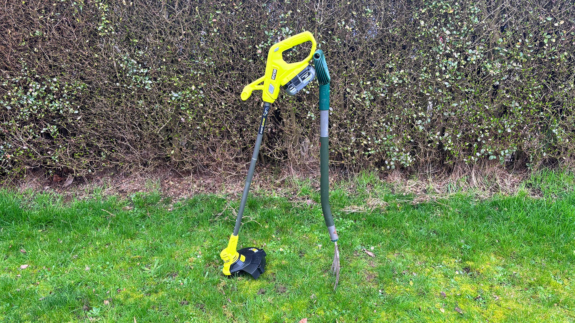 ryobi-ry18lt23a-0-upright-1.jpg