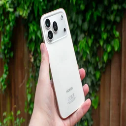 Honor 600 Pro in hand, rear view
