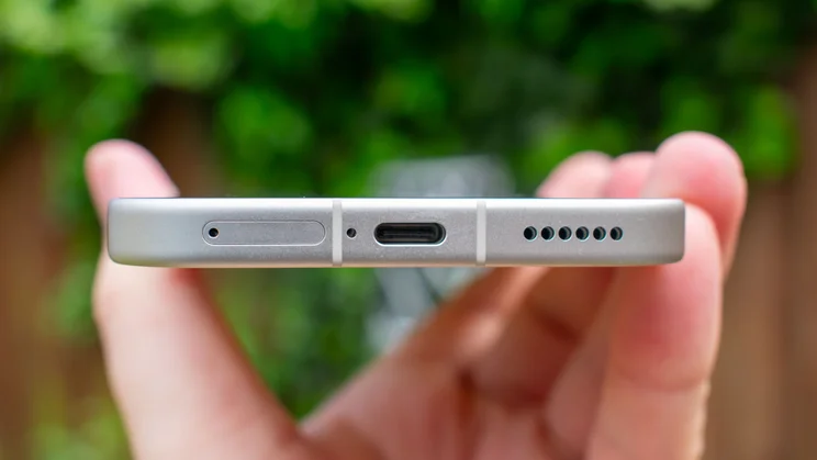 Honor 600 Pro bottom edge