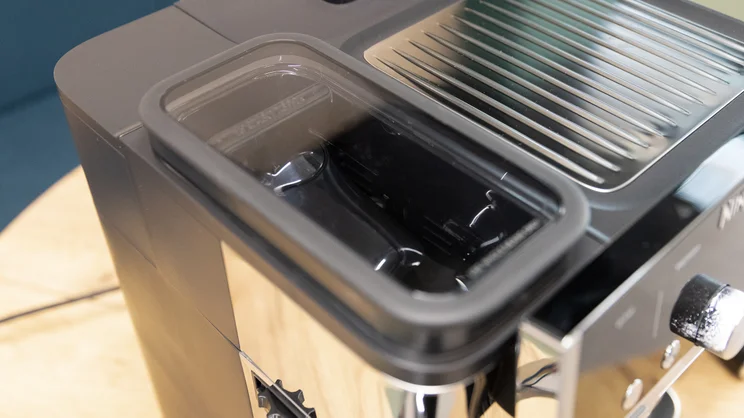 The Ninja Luxe Cafe Pro espresso machine's bean hopper with lid on