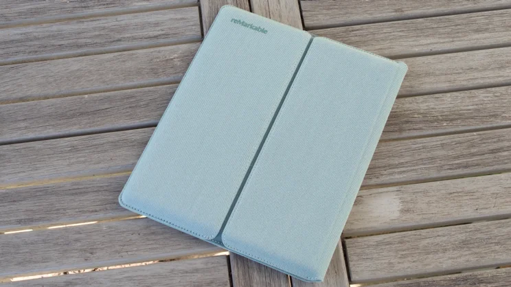 The Remarkable Paper Pure's folio case in green