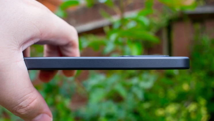 Xiaomi 17T power and volume buttons