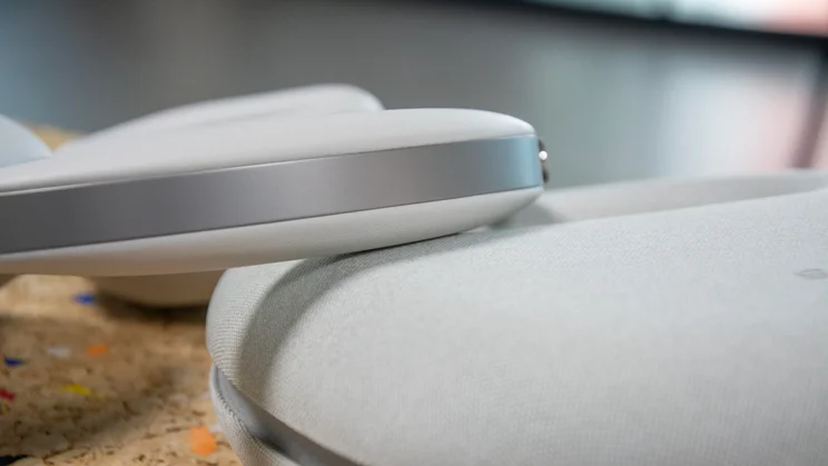 The metal detail on the exterior of the headband of the Sony 1000X The Collexion over-ear headphones