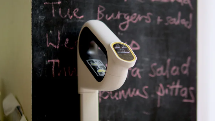 A close up of the Karcher FCV 3's handle and control pad