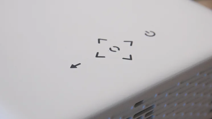 A close up of the Aurzen Eazze D1R's touch controls