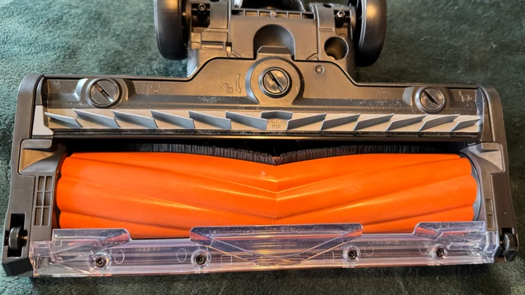 A picture of the underside of the Shark PowerDetect Speed Clean and Empty Pet Pro's motorised cleaning head
