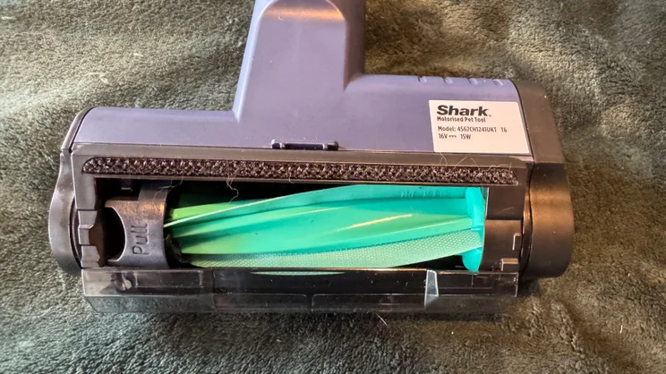 A picture of the underside of the Shark PowerDetect Speed Clean and Empty Pet Pro's motorised mini head