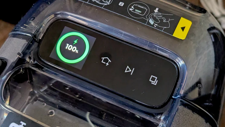 Display and controls on the Eufy Omni S2's base station