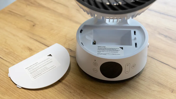 The Meaco Sefte 6in Air Circulator with open battery panel. The battery compartment is empty