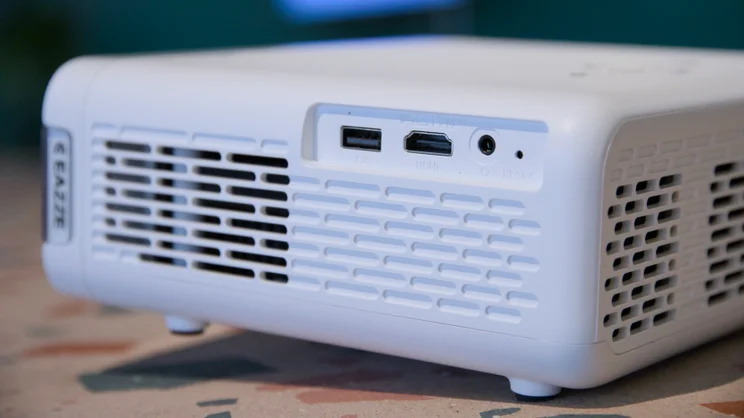 The Aurzen Eazze D1R pictured from the right side, showing its HDMI, USB-A and 3.5mm audio connections