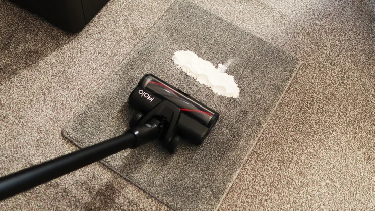 The Halo Capsule XR just before performing the Expert Reviews flour on carpet cleaning test