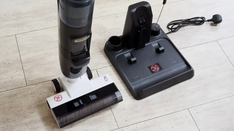 The Karcher FCV 3 and charging base