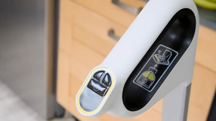 The Karcher FCV 3's handle and buttons