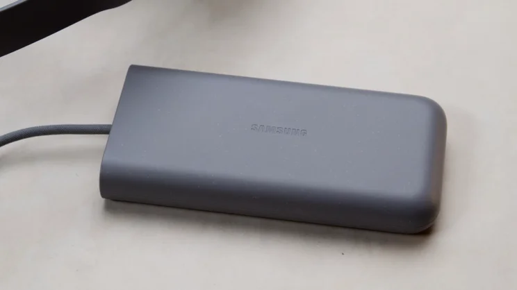 The Samsung Galaxy XR battery pack