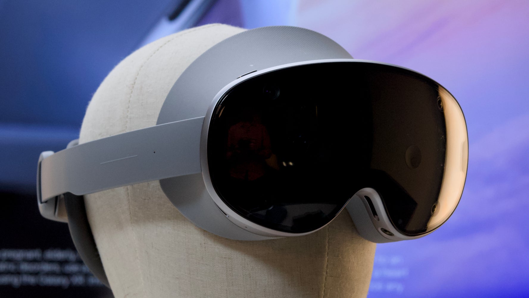 Samsung's Galaxy XR headset finally makes it to the UK and we've