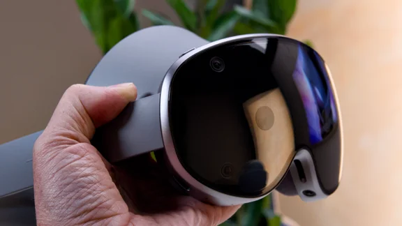 The front of the Samsung Galaxy XR pictured from the left front