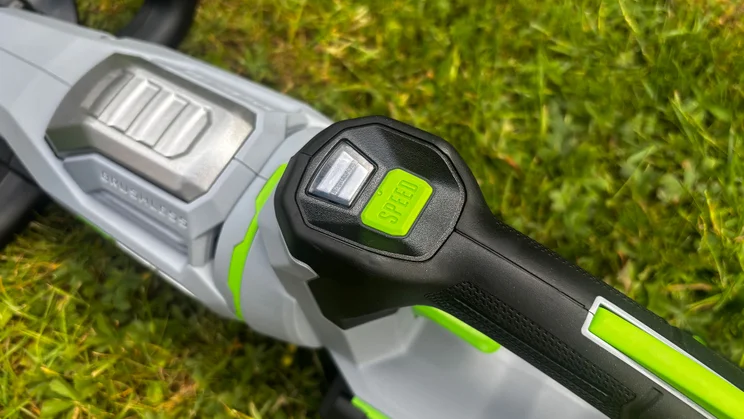 EGO HT5110E - close-up of speed button