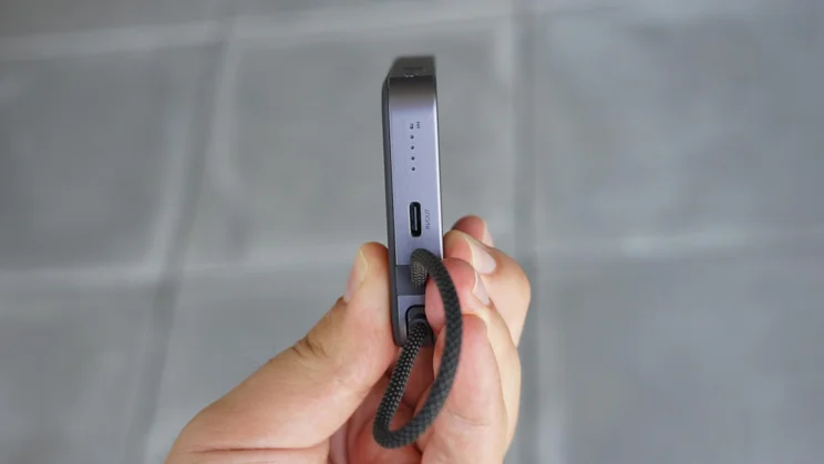 The USB-C input/output on the bottom of the UGreen MagFlow Air (10,000mAh)