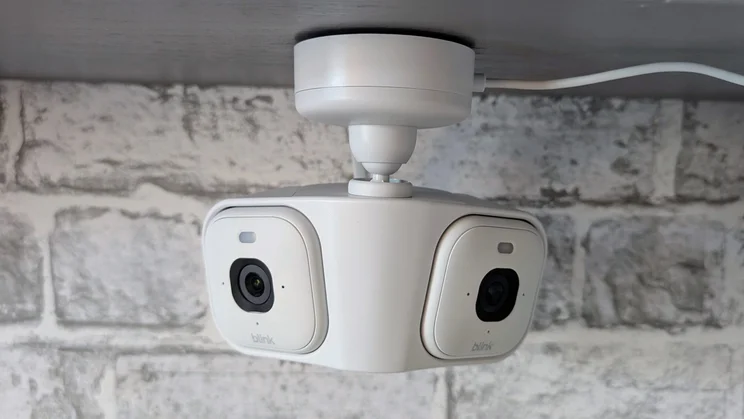 Blink Mini 2K Plus - mounted to ceiling