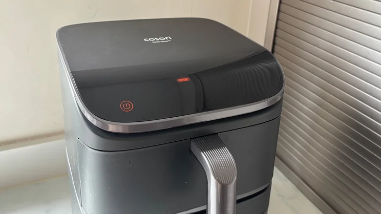 The Cosori Turbo Tower air fryer on standby
