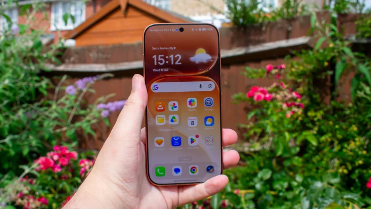 Honor 600 in hand, front view
