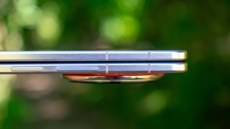 Honor Magic V6 camera bump