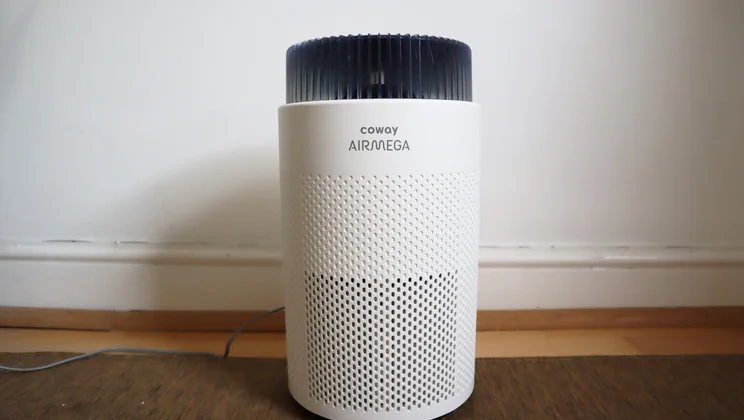 Coway Airmega 100 - wide shot of purifier on floor