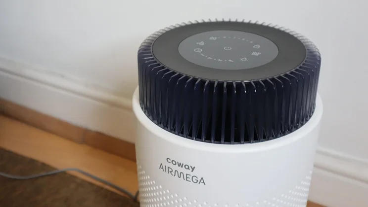 Coway Airmega 100 - close-up of purifier from the right-hand side