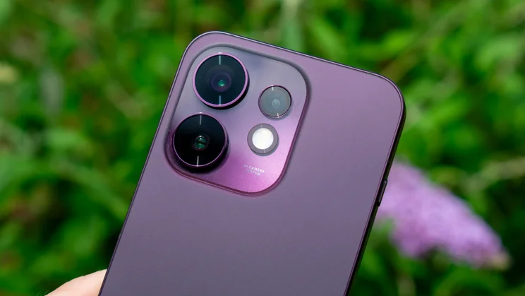 Close up of the Oppo Reno 16's rear cameras