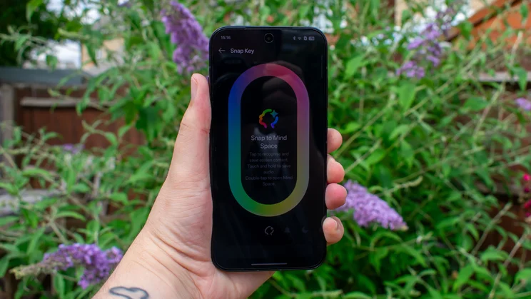 Oppo Reno 16 displaying AI features