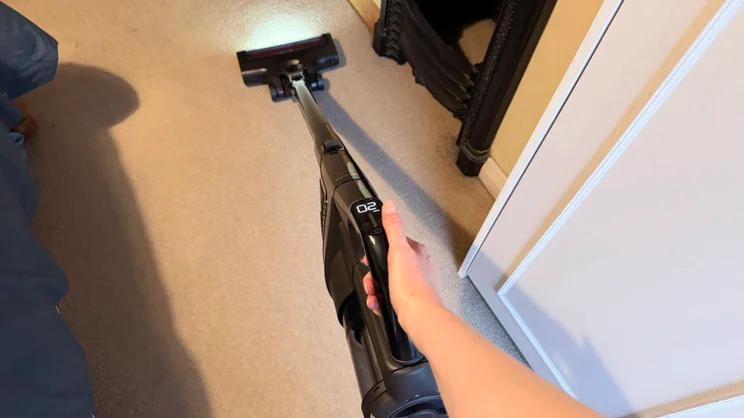The Miele Triflex HX3, cleaning