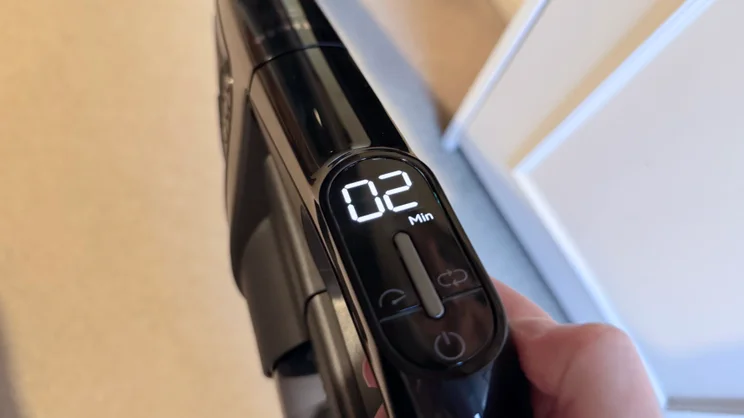 The Miele Triflex HX3's display, showing how many minutes are remaining