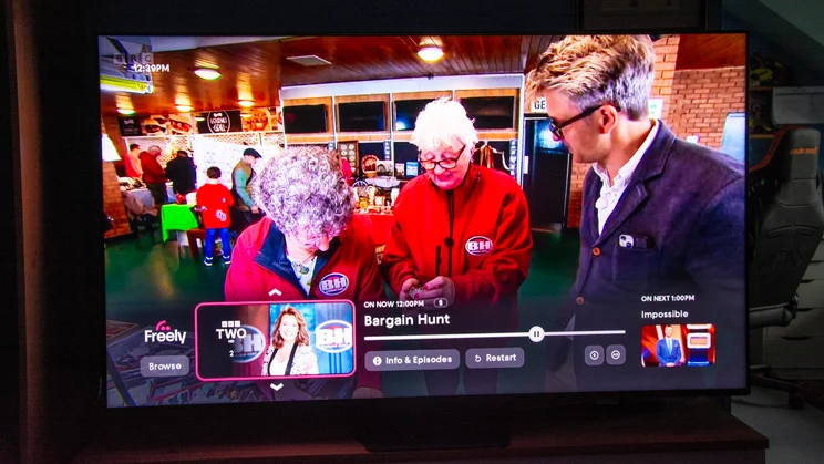 The Freely pop-up menu on the Hisense UR8S RGB Mini LED TV