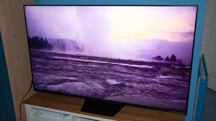 The Hisense UR8S RGB Mini LED TV displaying an image of a glacial landscape in Dynamic mode