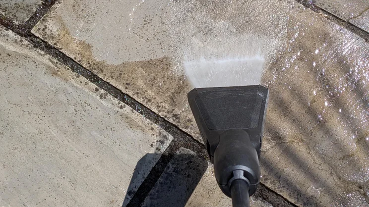 Close-up of the flat-jet spray gun on the K&auml;rcher K4 WCM Flex eco!Booster pressure washer