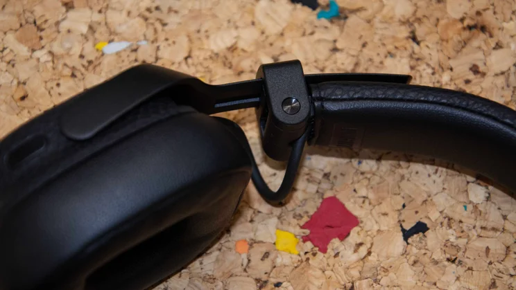 The hinge connecting the earpad to the headband of the The Marshall Milton ANC on-ear headphones