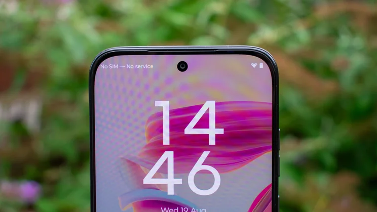 Motorola Moto G77 selfie camera
